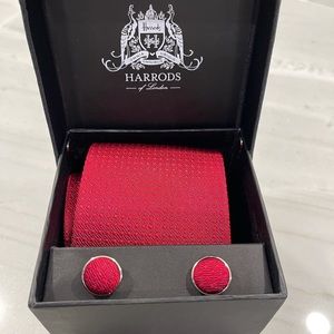 Harrods of London - Mens Red silk necktie with cufflinks